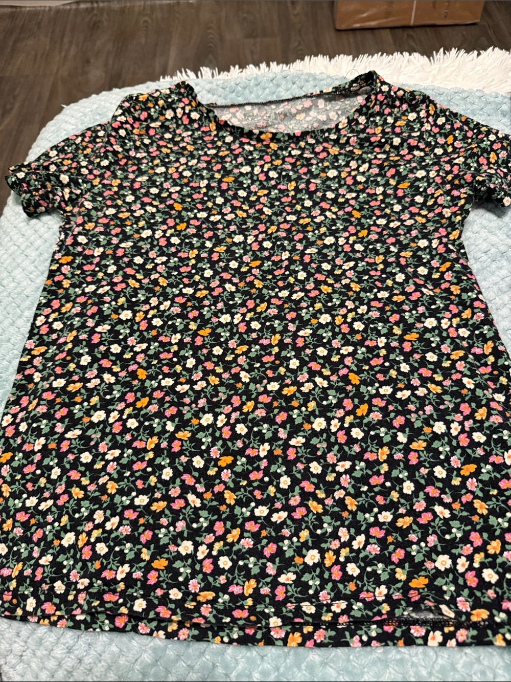 Ann Taylor Factory Black Floral Short Sleeve Tee